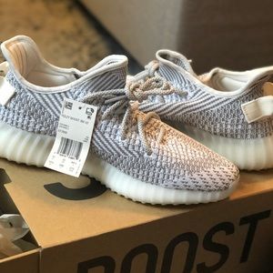 Yeezy Boost 350 V2